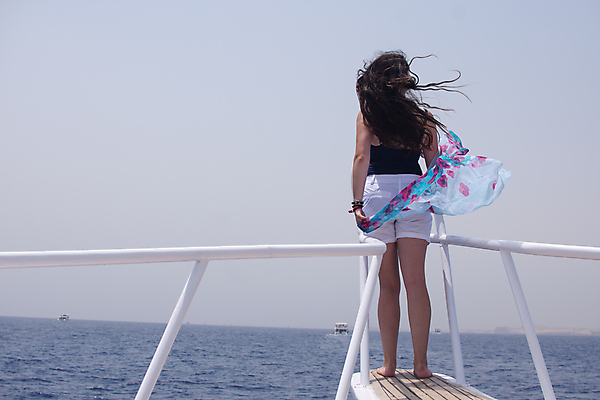 포토 JPG 해외이미지 라이프스타일 스포츠 파도 바다 여행 요트 아프리카 자연 하늘 휴가 휴식 항해 표정 이집트 풍경 사람없음 야외 빨간색 세로 물 여름 파란색 여행객 자유 흰색 보트 고급 크루즈 갑판 지중해 속도 활 다이빙 함선 홍해 닻 해외포토 자연요소 계절 나라 컬러 컨셉 배_교통 사람 생활 수영 생태계 수중스포츠 파일형식 이미지허브