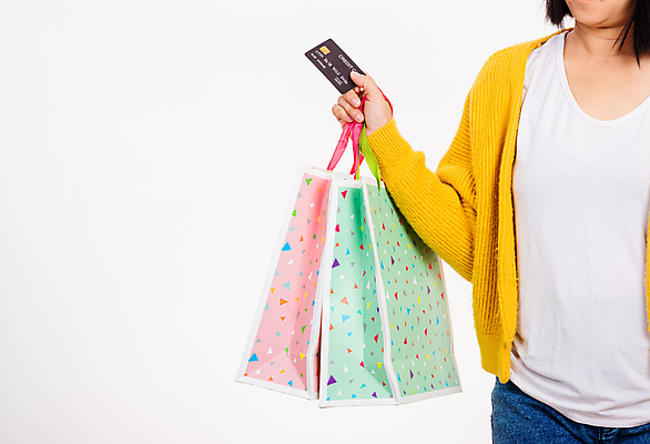 포토 JPG 해외이미지 모델 라이프스타일 손 여자 행복 종이 백그라운드 컨셉 가방 선물 사람 두명 쇼핑 컬러풀 노란색 유행 세일 상점 흰색 잡기 신용카드 센터 고급 우아함 구매 쇼핑몰 고객 소매 고립 쇼퍼홀릭 많음 카피스페이스 해외포토 잡화 감정 컬러 모션 생활 신체부위 금융 공백 파일형식 이미지허브