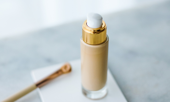 포토 JPG 해외이미지 회색배경 실내 사람없음 아웃포커스 화장품 메이크업브러쉬 파운데이션 목업 브랜딩 해외포토 백그라운드 촬영기법 내부 뷰티 회색 붓 파일형식 이미지허브