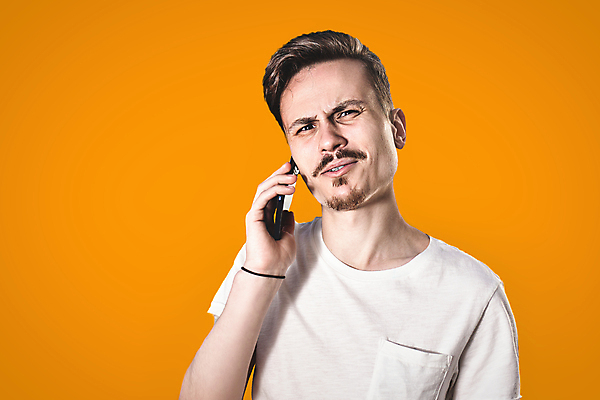 포토 JPG 해외이미지 백인 학생 라이프스타일 남자 포즈 셔츠 통신 모바일 노동자 스트레스 세포 관리 말하기 한명 스마트폰 핸드폰 외침 주먹 슬픔 분노 짜증 잡기 업무 좌절 연결 전화기 알림 체크무늬 부름 문제 나쁜 공격적 비명 채팅 트러블 해외포토 서양인 직업 1 감정 컨셉 상의 무늬 모션 사람 생활 전자제품 스마트기기 소리 작업 파일형식 이미지허브