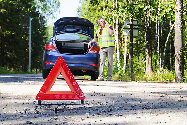 포토 JPG 해외이미지 주간 전신 서양인 노년 남자 도로 자동차 한명 들기 야외 앞모습 삼각형 위험 고민 비상등 신고 안전조끼 노인남자한명만 해외포토 자연요소 도형 외국인 1 감정 길 육상교통 뷰포인트 컨셉 교통시설 모션 사람 성인 남자한명만 노인남자만 파일형식 이미지허브
