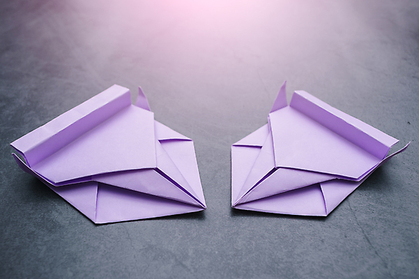 포토 JPG 해외이미지 라이프스타일 커플 종이 도로 스포츠 여행 이동 컨셉 자동차 놀이 봉투 미술 취미 사람없음 파란색 학습 장난감 보라색 힘 경쟁 자유 레이싱 끝 상품 승차 라이벌 심볼 오브젝트 속도 시작 종이접기 노려봄 추적 선로 소셜 목업 카피스페이스 효과 해외포토 교육 길 육상교통 컬러 관계 교통시설 모션 문화예술 표정 시합 생활 공백 접기 파일형식 이미지허브