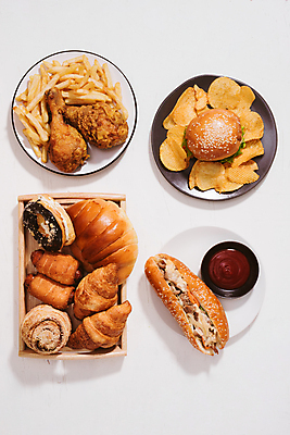 포토 JPG 해외이미지 패스트푸드 실내 사람없음 하이앵글 치킨 감자튀김 햄버거 도넛 인스턴트 케첩 크루아상 흰배경 핫도그 감자칩 소세지빵 해외포토 음식 빵 뷰포인트 백그라운드 디저트 감자 내부 과자 튀김 흰색 소스_음식 칩_음식 닭고기요리 파일형식 이미지허브
