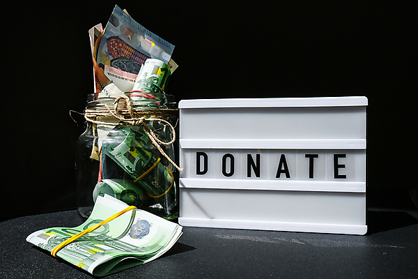 포토 JPG 해외이미지 지폐 검은배경 유리병 실내 사람없음 담기 기부 라이트박스 해외포토 백그라운드 돈 모션 병_용기 내부 검은색 파일형식 이미지허브