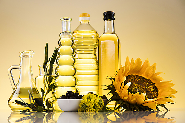 포토 JPG 해외이미지 그릇 유리병 해바라기 실내 사람없음 반사 다양 나뭇가지 식용유 올리브오일 유채 올리브 노란배경 오일병 올리브열매 올리브잎 카놀라 해바라기씨유 해외포토 나무 식기 열매 꽃 다수 백그라운드 잎 병_용기 내부 노란색 기름_음식 파일형식 이미지허브