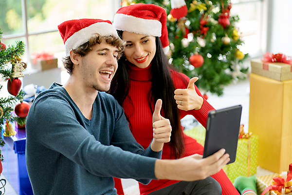 포토 JPG 해외이미지 나무 백인 라이프스타일 커플 여자 행복 크리스마스 겨울 데이트 가족 관계 휴가 주택 함께함 실내 선물 사랑 미소 사람 이벤트 두명 장식 친구 상자 컬러풀 알약 크리스마스트리 파티 놀람 우정 낭만 축하 인사 주기 해피뉴이어 온라인 해외포토 서양인 식물 계절 기념일 감정 컬러 컨셉 모션 표정 내부 건물 생활 약 새해인사 예절 파일형식 이미지허브