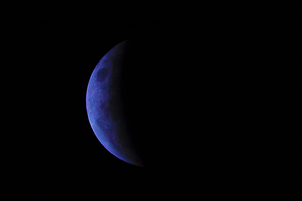 포토 JPG 해외이미지 오렌지 하늘 산 그림자 사람없음 검은색 어둠 행성 보름달 달 흰색 원형 호주 야간 순환 회전 화산 머리위 지형 분화구 궤도 지질학 해외포토 자연요소 도형 교육 컬러 과일 모션 우주 오세아니아 파일형식 이미지허브