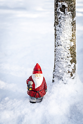 포토 JPG 주간 나무 크리스마스 겨울 크리스마스용품 사람없음 야외 산타클로스 설원 미니어처 눈 오브젝트 산타모양 눈덮임 국내포토 자연요소 모양 식물 계절 기념일 컨셉 날씨 눈_날씨 모형 용품 파일형식