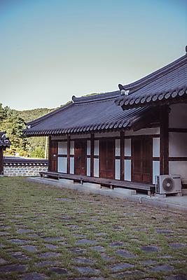 포토 JPG 주간 하늘 한옥 사람없음 야외 가을풍경 가을 시골 실외기 고택 기와담장 국내포토 여주시 자연요소 한국전통 건축물 계절 고건축 기와 풍경 담장 경기도 파일형식 가을_계절