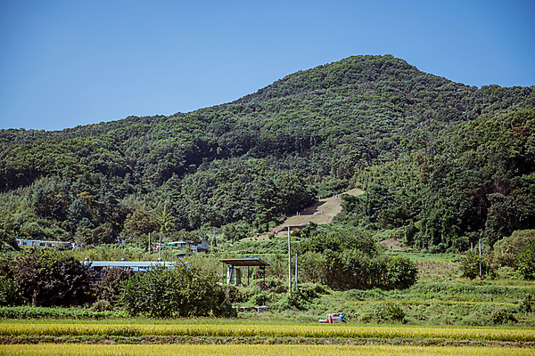 포토 JPG 주간 하늘 산 사람없음 야외 가을풍경 가을 농촌 국내포토 여주시 자연요소 계절 풍경 시골 경기도 파일형식 가을_계절
