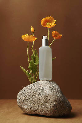 포토 JPG 스튜디오촬영 실내 사람없음 화장품 가을 돌_바위 분위기 오브젝트 꽃봉오리 양귀비 감성 조화 공병 갈색배경 국내포토 계절 꽃 백그라운드 컨셉 내부 뷰티 갈색 병_담는 파일형식
