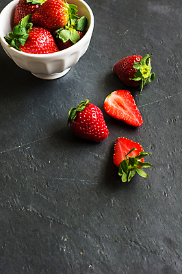 포토 JPG 해외이미지 그릇 딸기 사람없음 신선 해외포토 식기 과일 파일형식 이미지허브