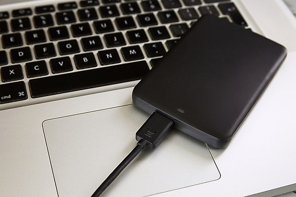 포토 JPG 해외이미지 산업 백그라운드 비즈니스 부분 사람없음 야외 노트북 전자제품 컴퓨터 디지털 검은색 공책 자료 장비 운전 정보 키보드 업무 연결 휴대용 USB 오브젝트 파일 보안 시스템 수납 고립 구성 지원 치유 하드웨어 해외포토 컬러 모션 문구용품 안전 작업 파일형식 이미지허브