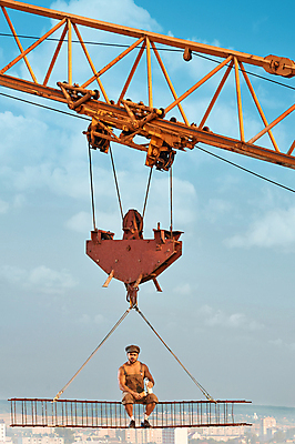 포토 JPG 해외이미지 직업 남자 산업 건축양식 사다리 하늘 휴식 노동자 작업복 한명 서기 안전 사람 앉기 파란색 장비 잡기 도시 업무 엔지니어 수리 엘리베이터 기중기 근육질 단상 개발 건축업자 계약자 조작 철강 프로젝트 내려보기 해외포토 1 옷 건축 컬러 컨셉 모션 근육 도구 작업 중장비 기술자 몸매 계약 파일형식 이미지허브