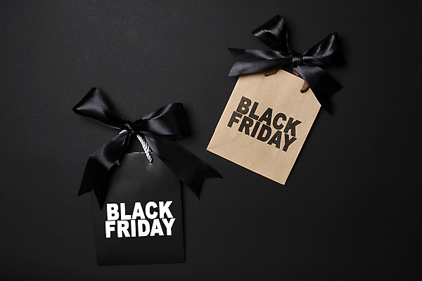 포토 JPG 해외이미지 종이 백그라운드 컨셉 크리스마스 가방 비즈니스 포장 검은배경 휴가 발렌타인데이 선물 사람없음 쇼핑 쇼핑백 유행 세일 쌓기 상점 검은색 축제 축하 인사 시장 구매 사인 상업 패키지 질서 소매 온라인 승진 금요일 마케팅 매각 플랫레이 카피스페이스 블랙프라이데이 제의 해외포토 잡화 기념일 컬러 모션 데이이벤트 공백 예절 플랫 요일 파일형식 이미지허브