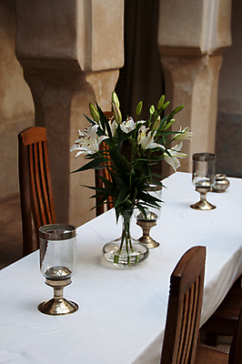 포토 JPG 해외이미지 전통 커플 꽃 음료 백그라운드 유리 탁자 휴식 사랑 사람없음 상점 식당 꽃병 식사 저녁식사 낭만 식탁보 흰색 하트 기둥 뜨거움 그룹 날짜 맛 아침식사 토론 먹기 만족 모로코 해외포토 모양 식물 건축 감정 컬러 가구 컨셉 관계 모션 아프리카 재질 파일형식 이미지허브