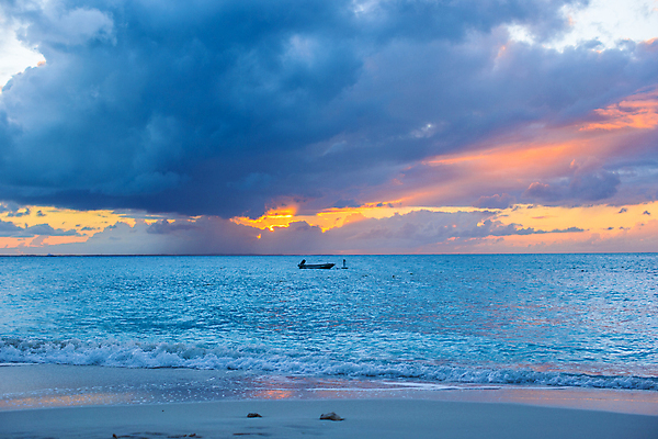 포토 JPG 해외이미지 주간 구름 바다 하늘 사람없음 야외 여름 일몰 여름풍경 서인도제도 선박 해외포토 자연요소 계절 수상교통 풍경 노을 파일형식 여름_계절 이미지허브
