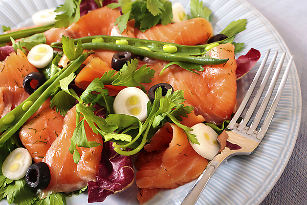 포토 JPG 해외이미지 접시 음식 포크 양파 콩 건강 사람없음 식사 샐러드 신선 허브 올리브 날것 연어 훈제 건강식 점심식사 해외포토 식물 식기 열매 채소 곡류 어류 파일형식 이미지허브