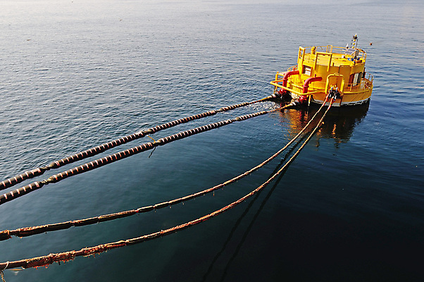 포토 JPG 해외이미지 산업 바다 비즈니스 교통시설 항해 안전 사람없음 물 환경 항구 화물 액체 오염 기름 휘발유 창고 방파제 함선 상업 파이프 탱크 객실 가스 수납 포트 적재 로딩 분배 유조선 파이프라인 효율 해외포토 자연요소 공공시설 음식 교통 컨셉 배_교통 운송업 석유 시설 파이프_관 파일형식 이미지허브