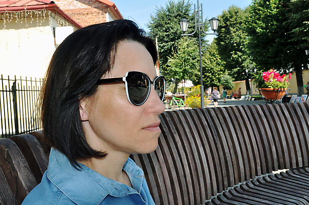 포토 JPG 해외이미지 라이프스타일 옷 안경 얼굴 거리 사람 사람없음 야외 선글라스 뷰티 유행 도시 자신감 우아함 피부 내추럴 스타일 해외포토 잡화 감정 컨셉 생활 신체부위 파일형식 이미지허브