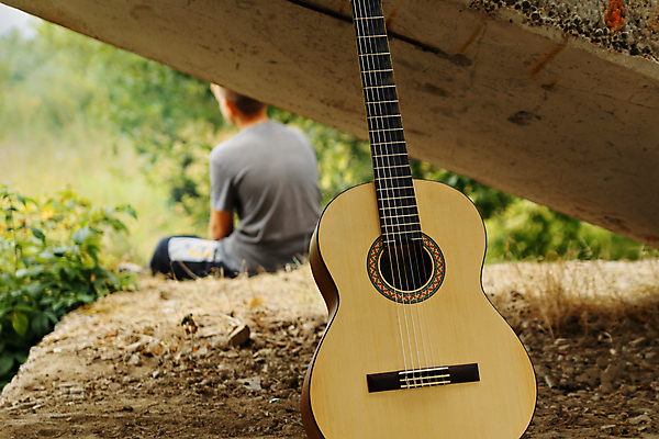 포토 JPG 해외이미지 백인 줄 음악 생각 노래 놀이 사람 소년 사람없음 소리 기구 기타 연습 기타리스트 멜로디 뮤지컬 해외포토 서양인 남자 어린이 현악기 문화예술 연주자 파일형식 이미지허브