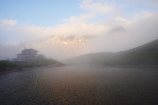 포토 JPG 해외이미지 구름 공원 백그라운드 자연 산 풍경 사람없음 야외 뷰티 이탈리아 알프스 통과 울퉁불퉁 절정 해외포토 자연요소 공공시설 유럽 생태계 파일형식 이미지허브