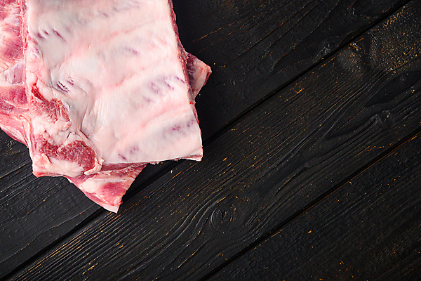 포토 JPG 해외이미지 식재료 실내 생고기 돼지고기 사람없음 신선 등갈비 카피스페이스 나무배경 해외포토 백그라운드 육류 내부 공백 파일형식 이미지허브