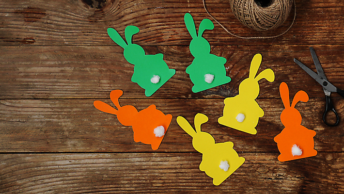 포토 JPG 해외이미지 전통 디자인 꽃 행복 종이 밧줄 분홍색 백그라운드 컨셉 휴가 부활절 창조 한명 취미 목재 장식 컬러풀 노란색 계란 봄 공구 축하 토끼 인사 자르기 질감 귀 수공예 단계 DIY 핸드메이드 해외포토 나무 식물 1 계절 기념일 감정 줄 컬러 재료 포유류 모션 사람 신체부위 반려동물 알 도구 예절 공예 파일형식 이미지허브