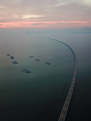 포토 JPG 해외이미지 아시아 파도 바다 여행 백그라운드 건축양식 하늘 날씨 사람없음 가로 물 파란색 뷰티 황혼 일몰 저녁 연결 타운 말레이시아 수평선 해외포토 자연요소 건축 나라 컬러 노을 도시 야간 파일형식 이미지허브