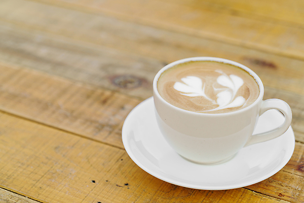 포토 JPG 해외이미지 커피 음료 음식 백그라운드 탁자 아침 전등 주택 사랑 미술 사람없음 장식 컵 가로 갈색 상점 어둠 침묵 이탈리아 거품 카페 낭만 우유 머그컵 소용돌이 흰색 하트 뜨거움 액체 맛 아침식사 혼합 책상 만족 냄새 아로마 카푸치노 에스프레소 중독 라떼 모카 카페인 해외포토 주간 모양 식기 감정 유럽 컬러 가구 컨셉 문화예술 조명 유제품 건물 식사 소리 회오리 파일형식 이미지허브