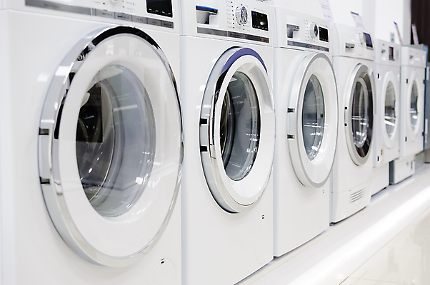 포토 JPG 해외이미지 실내 사람없음 상점 전시 가전제품 일렬 드럼세탁기 해외포토 내부 세탁기 파일형식 이미지허브