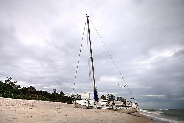 포토 JPG 해외이미지 바다 요트 자연 풍경 사람없음 황혼 보트 버리기 나폴리 조난 플로리다 해외포토 배_교통 모션 미국 일몰 이탈리아 생태계 파일형식 이미지허브