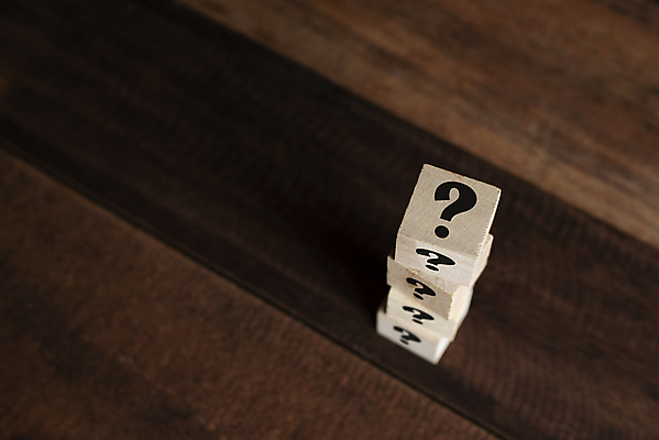 포토 JPG 해외이미지 백그라운드 컨셉 비즈니스 통신 탁자 아이디어 사람없음 목재 학습 쌓기 블록 정보 성장 물음표 수수께끼 퀴즈 변화 선택 신비 질문 심볼 큐브 오브젝트 검색 주사위 문제 해결 의문 의심 개발 대답 설문지 지원 헬프 혼란 카피스페이스 해외포토 나무 기호 교육 감정 가구 재료 모션 공백 도움 파일형식 이미지허브