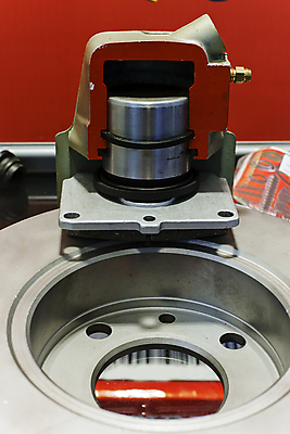 포토 JPG 해외이미지 디자인 산업 선 오렌지 부분 공장 실내 사람없음 빛 힘 기계 봄 에너지 나사 바 구멍 횡단보도 닫기 제조 상품 플라스틱 천 철 교차로 묘사 롤러 엔진 정비공 고무 공학 모터 철강 힘찬 탄소 해외포토 계절 교육 길 컨셉 과일 공업 모션 재질 내부 공구 직물 기술자 보행로 파일형식 이미지허브