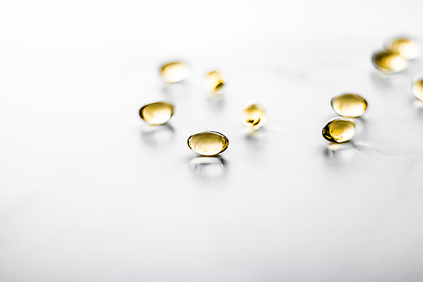 포토 JPG 해외이미지 사람없음 알약 노란색 건강관리 흰색 낟알 영양제 오메가 항생제 해외포토 컬러 건강 관리 약 파일형식 이미지허브