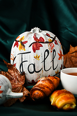 포토 JPG 해외이미지 그릇 빵 낙엽 호박 사람없음 장식 할로윈 오브젝트 해외포토 식기 음식 잎 채소 파일형식 이미지허브