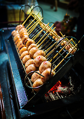 포토 JPG 해외이미지 전통 아시아 문화 음식 백그라운드 재료 태국 육류 돼지고기 요리 사람없음 야외 식사 저녁식사 흰색 뜨거움 소시지 맛 그릴 바비큐 굽기 버너 점심식사 맛있는 해외포토 나라 컬러 컨셉 식재료 주방용품 가공식품 구이 파일형식 이미지허브