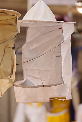 포토 JPG 해외이미지 직업 모자 산업 문화 자연 노동자 건강 안전 사람없음 빛 노란색 정원 어둠 장비 흰색 업무 그물 달콤 벌 꿀 벌집 내추럴 고립 바이오 생태학 양봉 해외포토 잡화 교육 컬러 곤충 작업 맛 생태계 파일형식 이미지허브