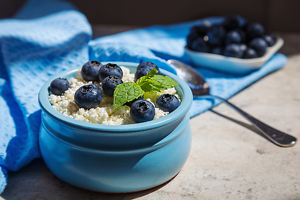 포토 JPG 해외이미지 열매 음식 백그라운드 다이어트 과일 재료 탁자 디저트 치즈 유제품 건강 한명 여름 파란색 숟가락 우유 흰색 시골 신선 사발 달콤 맛 아침식사 냄비 상품 먹기 크림 유기농 블루베리 날것 부드러움 건강식 내추럴 단백질 칼슘 핸드메이드 해외포토 식물 1 웰빙 계절 컬러 가구 컨셉 모션 수저 사람 식사 감각 사기그릇 솥 영양소 파일형식 이미지허브