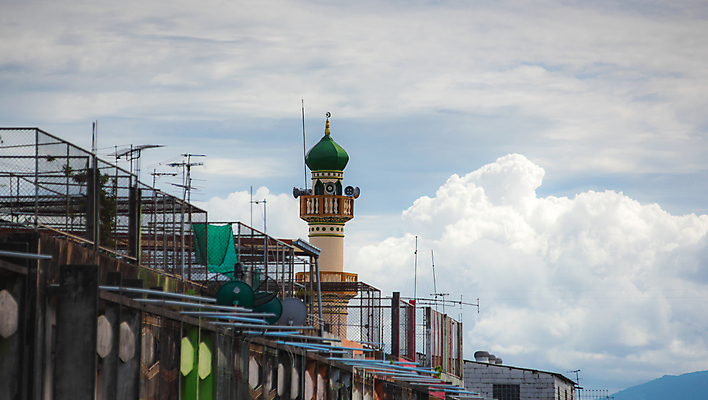포토 JPG 해외이미지 전통 디자인 별 종교 문화 백그라운드 곡선 건축양식 하늘 지붕 동양인 사람없음 건물 파란색 탑 달 기도 램프 도시 사찰 역사 황금 정상 초승달 건축가 이슬람교 심볼 사인 모스크 신성 타운 말레이시아 라마단 마스지드 신앙심 옛날 해외포토 자연요소 직업 건축물 건축 아시아 선 컬러 종교건축 조명 인종 파일형식 이미지허브