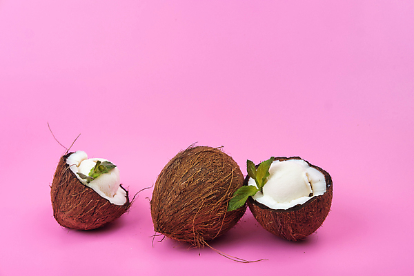 포토 JPG 해외이미지 음식 분홍색 백그라운드 컨셉 잎 패턴 과일 재료 공 아이스크림 디저트 사람없음 컬러풀 얼음 우유 추위 흰색 신선 달콤 맛 상품 설탕 민트 크림 코코넛 고립 바닐라 이국적 채식주의자 파스텔톤 미니멀 맛있는 해외포토 자연요소 식물 컬러 무늬 유제품 허브 채식 파일형식 이미지허브