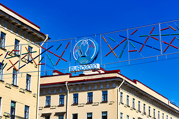 포토 JPG 해외이미지 배너 유럽 스포츠 여행 백그라운드 거리 서기 이벤트 경기 사람없음 건물 장식 여름 스크린 축제 축구 정보 유로 무대 게임 도시 우승 부채 그룹 기다림 티켓 심볼 시력 방패 타운 마지막 토너먼트 필승 출석 해외포토 건축물 계절 나라 돈 모션 놀이 구기 최고 파일형식 이미지허브