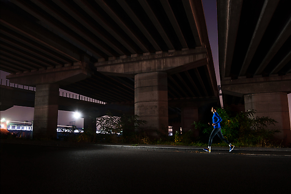 포토 JPG 해외이미지 라이프스타일 공원 남자 도로 스포츠 백그라운드 신발 자연 아침 건강 한명 사람 성인 야외 여름 파란색 빛 달리기 조깅 운동 검은색 어둠 도시 야간 저녁 아래 연습 마라톤 타운 달리기선수 혼자 카피스페이스 해외포토 주간 자연요소 1 계절 공공시설 길 컬러 교통시설 모션 경기 생활 공백 방향 육상스포츠 생태계 위치 육상선수 파일형식 이미지허브