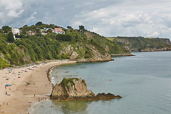 포토 JPG 해외이미지 유럽 모래 바다 휴가 영국 웨일즈 수영장 항해 따뜻함 사람없음 물 항구 수영 목욕 만 뜨거움 보트 성 정박 언덕 휴양지 함선 타운 채널 펨브룩셔 해외포토 자연요소 건축물 나라 배_교통 교통시설 청결 장소 수상스포츠 도시 파일형식 이미지허브