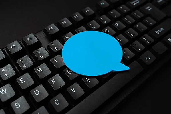 포토 JPG 해외이미지 종이 백그라운드 말풍선 아이디어 사람없음 파란색 키보드 카피스페이스 해외포토 컬러 컨셉 공백 파일형식 이미지허브