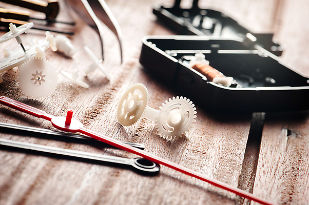 포토 JPG 해외이미지 직업 시계 이동 부분 모션 탁자 실내 사람없음 목재 장비 과학기술 수확 골동품 도구 시간 수리 작음 플라스틱 오브젝트 톱니바퀴 고정 정비공 기어 깨짐 분 옛날 해외포토 나무 가구 컨셉 농업 재료 재질 기술 내부 기술자 크기 파일형식 이미지허브