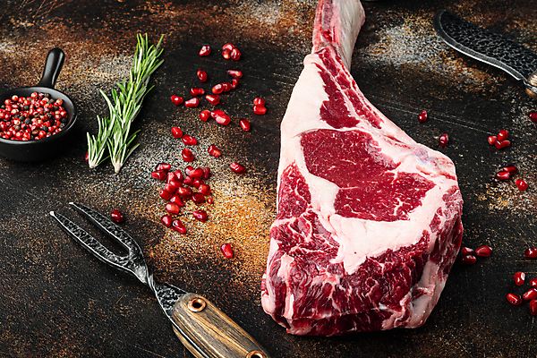 포토 JPG 해외이미지 채소 뼈 생고기 스테이크 근접촬영 사람없음 로즈메리 석류알 특수부위 토마호크 해외포토 뷰포인트 서양음식 육류 허브 석류 부위 파일형식 이미지허브