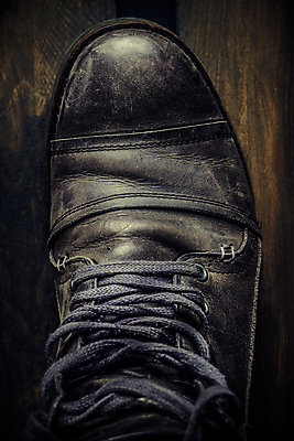 포토 JPG 해외이미지 라이프스타일 옷 남자 행복 여행 백그라운드 신발 컨셉 놀이 부츠 사람 사람없음 목재 갈색 유행 검은색 산책 장비 쌍 보호 가죽 고립 양발 옛날 스타일 해외포토 나무 감정 컬러 재료 휴식 생활 파일형식 이미지허브