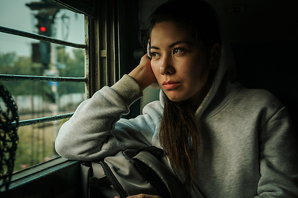 포토 JPG 해외이미지 라이프스타일 응시 여자 행복 교통수단 여행 컨셉 창문 교통시설 청소년 한명 미소 사람 앉기 정장 성인 가로 컬러풀 기쁨 미녀 승객 여자만 여자한명만 성인여자한명만 성인만 해외포토 1 시선 옷 감정 컬러 교통 모션 표정 생활 미인 시설 성인여자만 파일형식 이미지허브