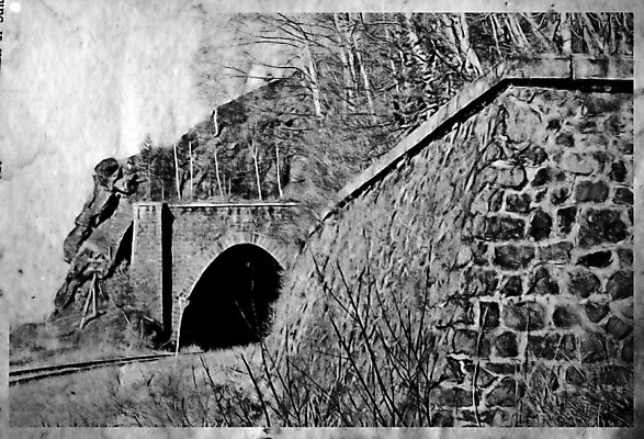 포토 JPG 해외이미지 나무 종이 백그라운드 자연 날씨 추상 프레임 미술 풍경 사람없음 갈색 우주 사진촬영 공백 수확 골동품 바위 얼룩 전철 황폐 낟알 앨범 그림 질감 복고 찢어짐 유지 구식 그런지 보관소 세피아 썩음 옛날 노화 스타일 효과 해외포토 식물 육상교통 컬러 컨셉 무늬 농업 모션 문화예술 대중교통 촬영기법 촬영 돌_바위 저장 생태계 파일형식 이미지허브